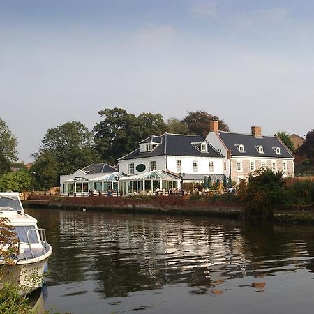 Waveney House Hotel Бекълс Екстериор снимка
