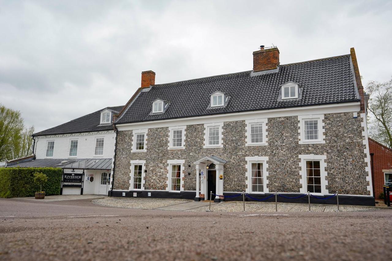Waveney House Hotel Бекълс Екстериор снимка