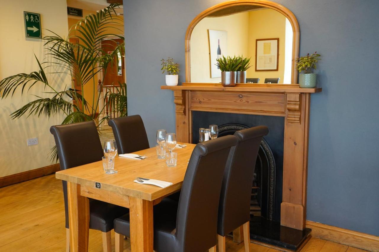 Waveney House Hotel Бекълс Екстериор снимка