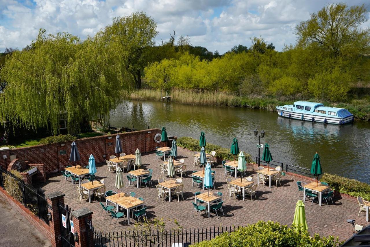 Waveney House Hotel Бекълс Екстериор снимка