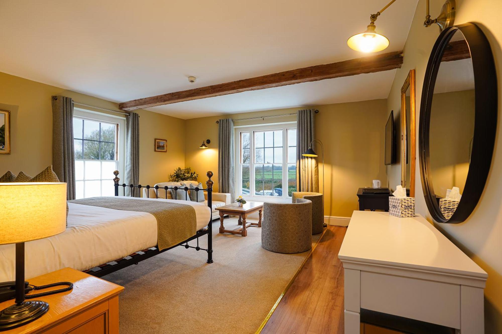 Waveney House Hotel Бекълс Екстериор снимка