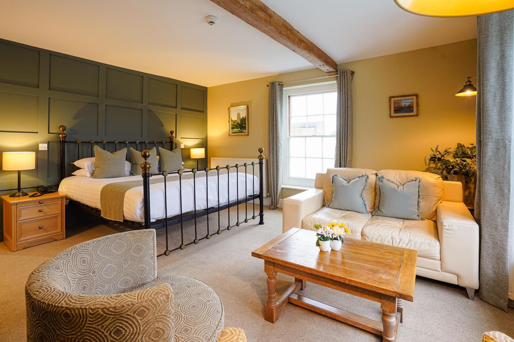 Waveney House Hotel Бекълс Екстериор снимка