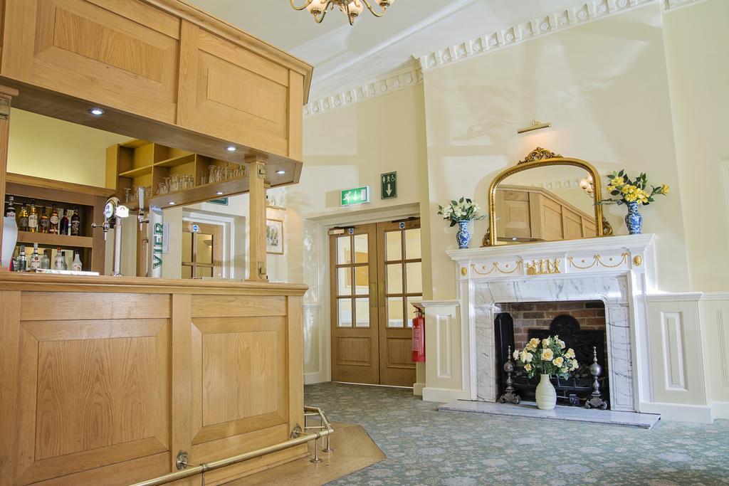 Waveney House Hotel Бекълс Екстериор снимка
