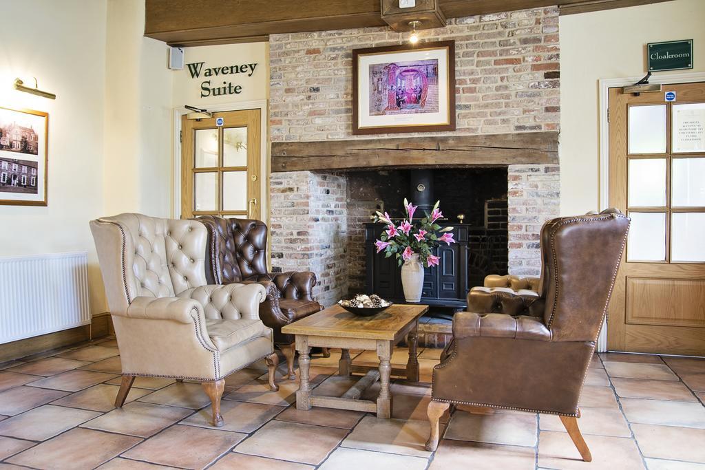 Waveney House Hotel Бекълс Екстериор снимка