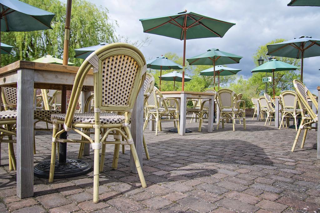Waveney House Hotel Бекълс Екстериор снимка