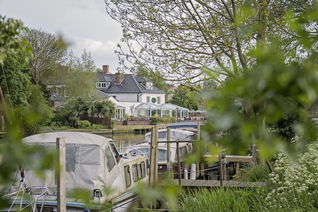 Waveney House Hotel Бекълс Екстериор снимка